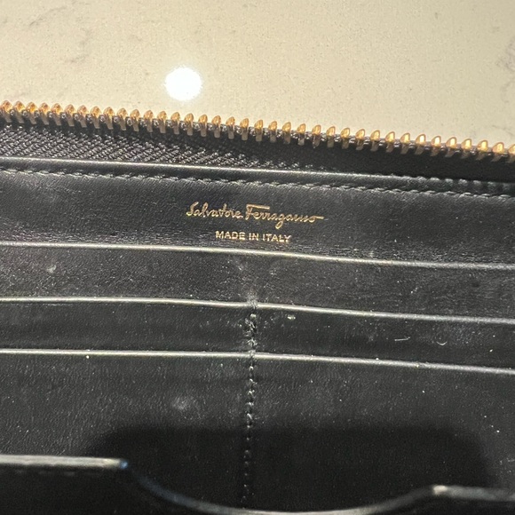 Ferragamo embellished double gianco leather wallet - Picture 4 of 6